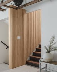 Fluted Wall Panel Di Ruangan Tangga By Kebenet.com